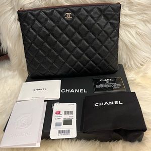 CHANEL Classic Caviar O Case pouch/clutch